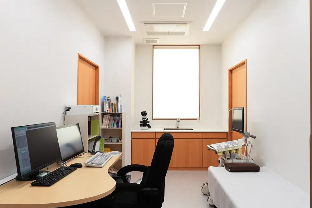 じけ駅前内科・糖尿病内科クリニック診察室